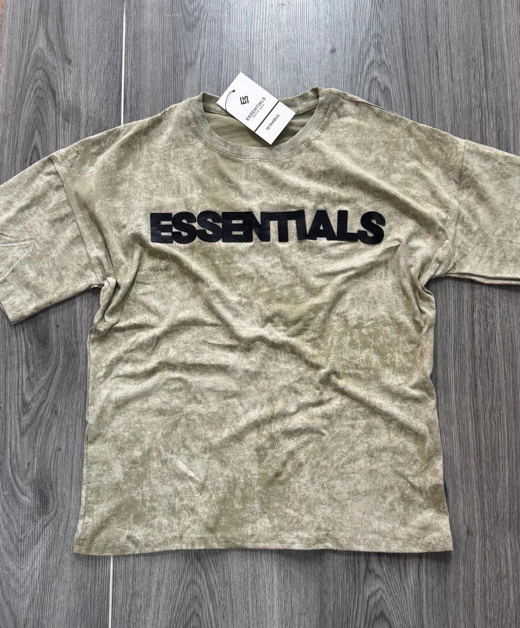 T-shirt E.SSENTIAL.S Oversize