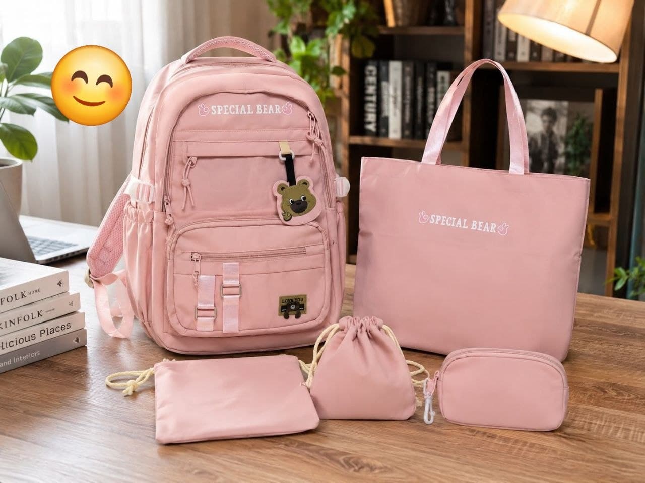 ​ حقيبة مدرسية (Backpack): واسعة، مريحة للظهر، وتتسع لجميع مستلزماتك المدرسية (الكتب الكمبيوتر المحمول